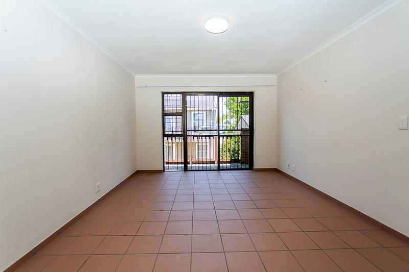 2 Bedroom Property for Sale in Oakglen Western Cape